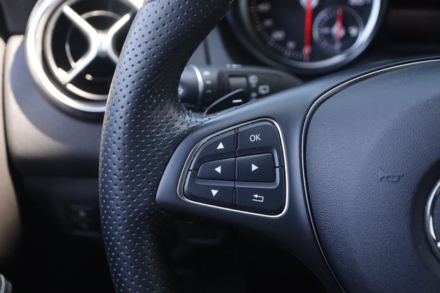 Mercedes-Benz GLA Vehicle Image 11