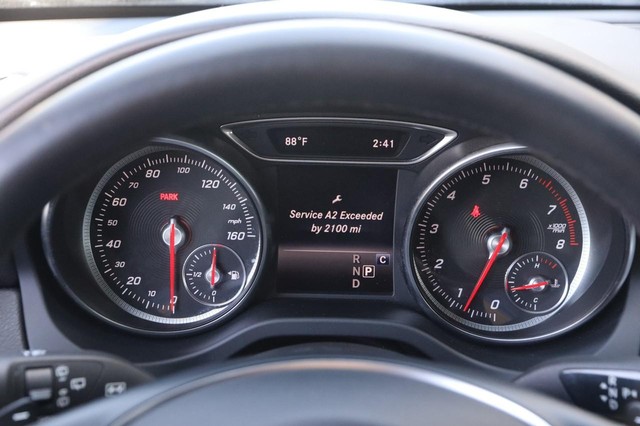 Mercedes-Benz GLA Vehicle Image 13