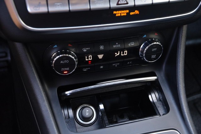 Mercedes-Benz GLA Vehicle Image 18