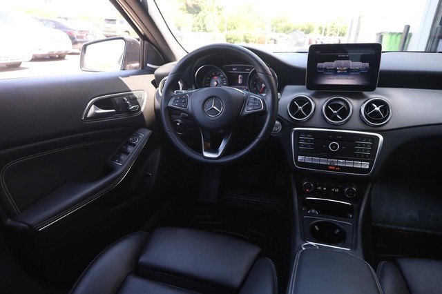 Mercedes-Benz GLA Vehicle Image 23