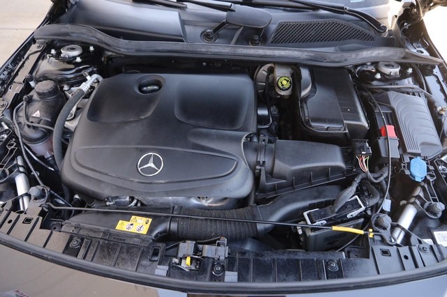 Mercedes-Benz GLA Vehicle Image 28