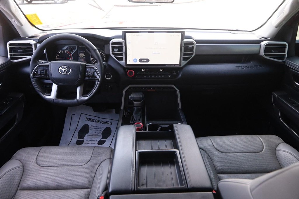 Toyota Tundra 4WD Vehicle Full-screen Gallery Image 19