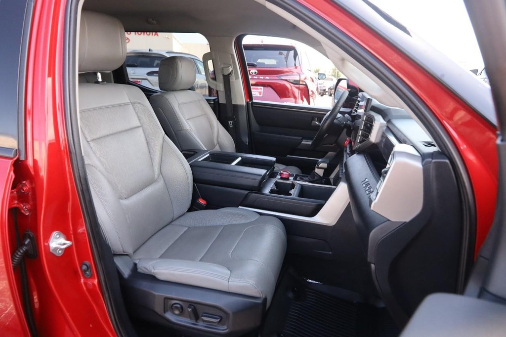 Toyota Tundra 4WD Vehicle Full-screen Gallery Image 24
