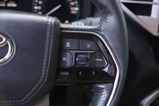 Toyota Tundra 4WD Vehicle Image 11