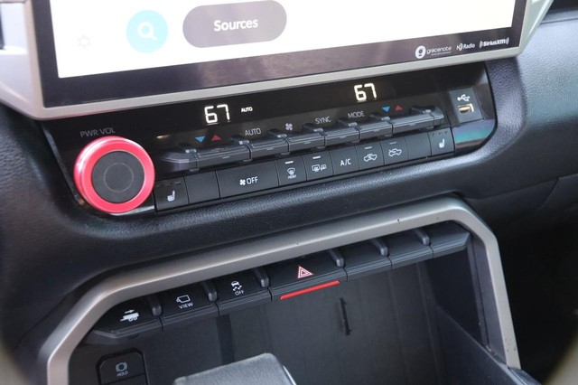 Toyota Tundra 4WD Vehicle Image 16