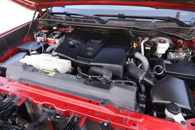 Toyota Tundra 4WD Vehicle Image 25