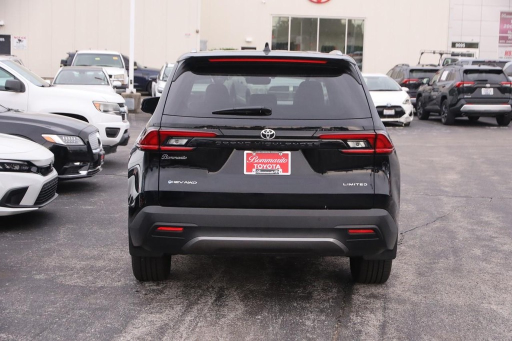 View vehicle photo 6