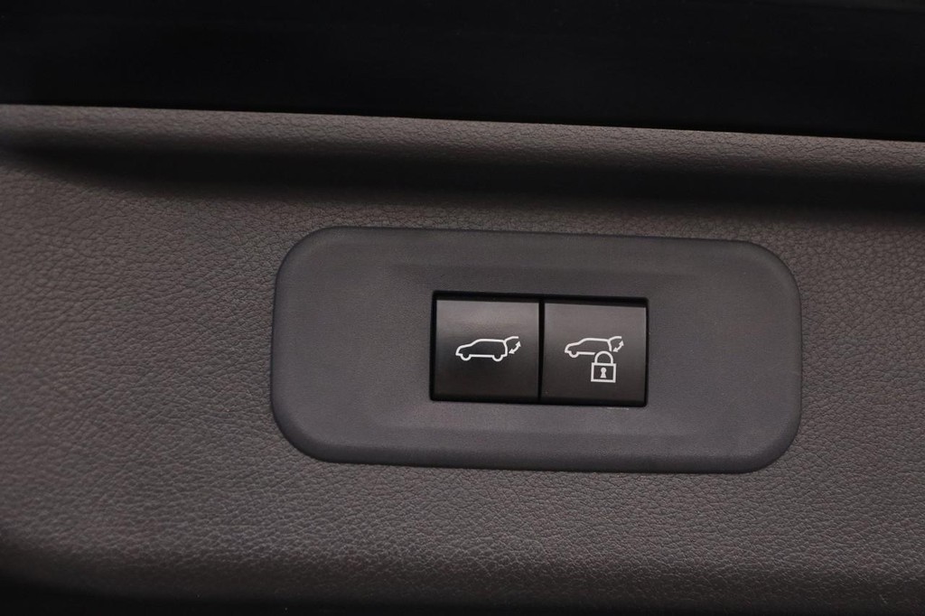 Toyota Grand Highlander Vehicle Full-screen Gallery Image 8