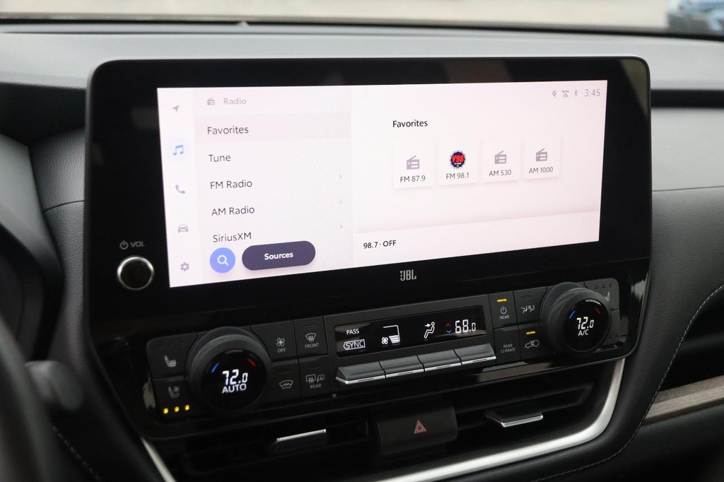 Toyota Grand Highlander Vehicle Full-screen Gallery Image 19