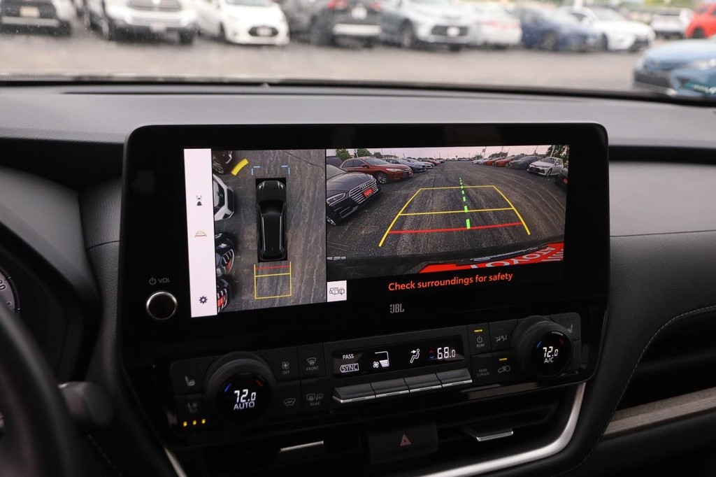 Toyota Grand Highlander Vehicle Full-screen Gallery Image 20