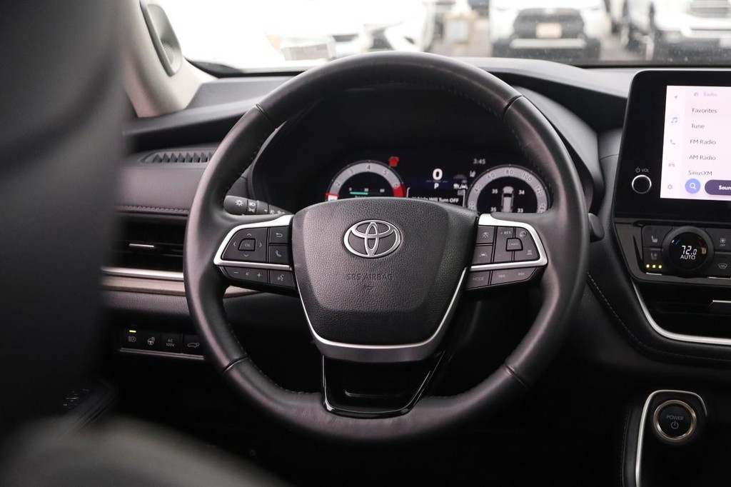 Toyota Grand Highlander Vehicle Full-screen Gallery Image 27