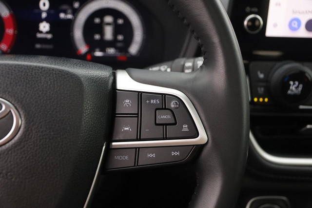 Toyota Grand Highlander Vehicle Image 15