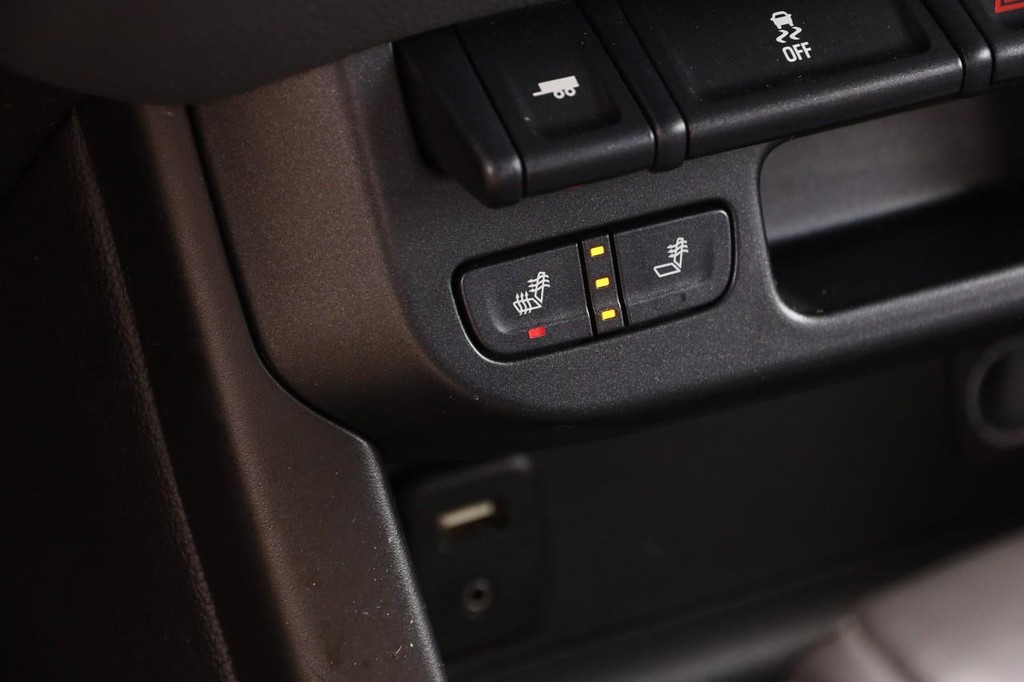 Chevrolet Colorado Vehicle Full-screen Gallery Image 18