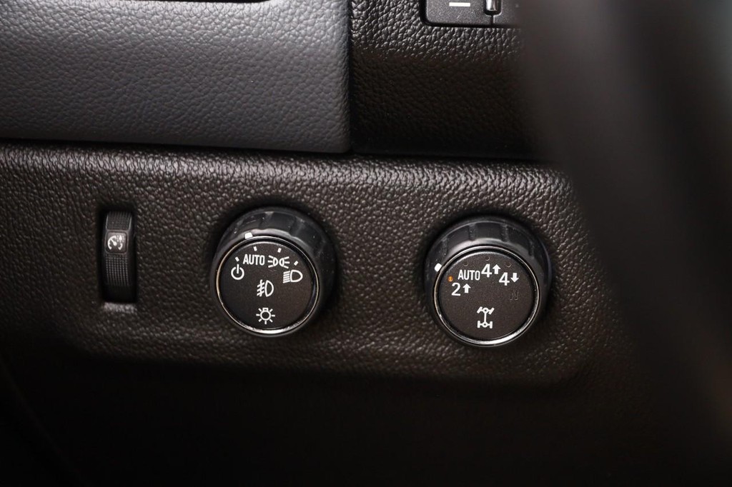 Chevrolet Colorado Vehicle Full-screen Gallery Image 19