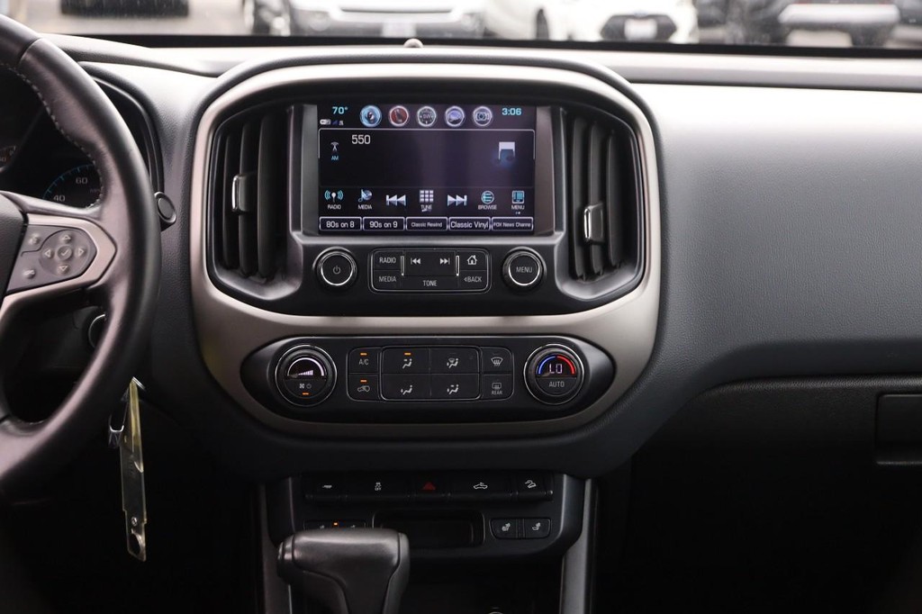 Chevrolet Colorado Vehicle Full-screen Gallery Image 22