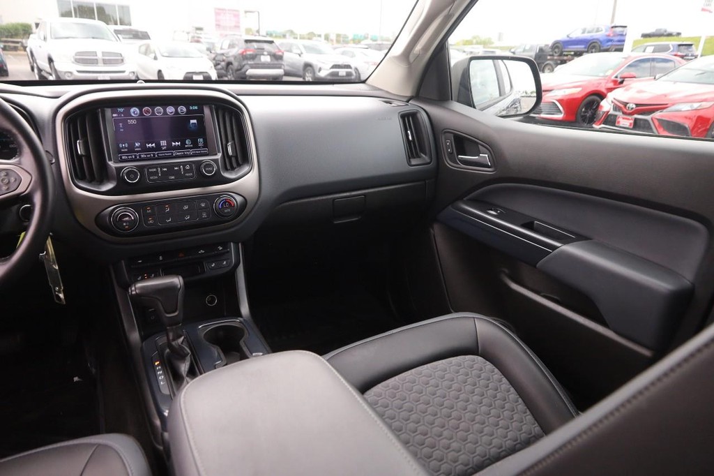Chevrolet Colorado Vehicle Full-screen Gallery Image 24