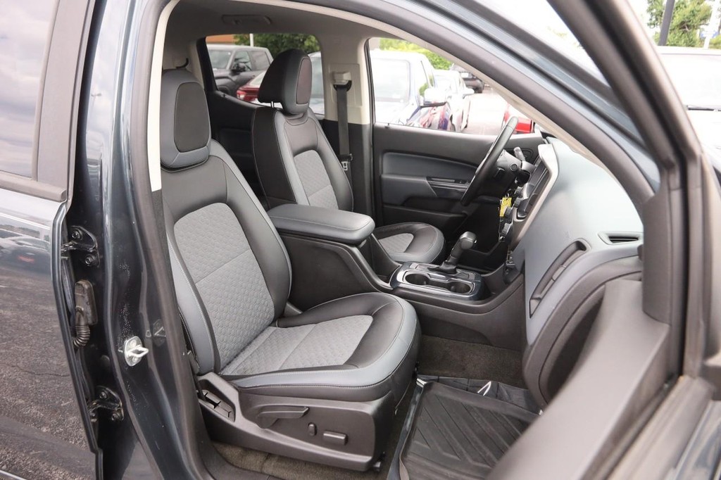 Chevrolet Colorado Vehicle Full-screen Gallery Image 25