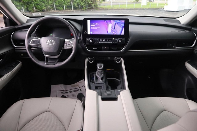 Toyota Grand Highlander Vehicle Image 23