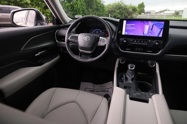 Toyota Grand Highlander Vehicle Image 24