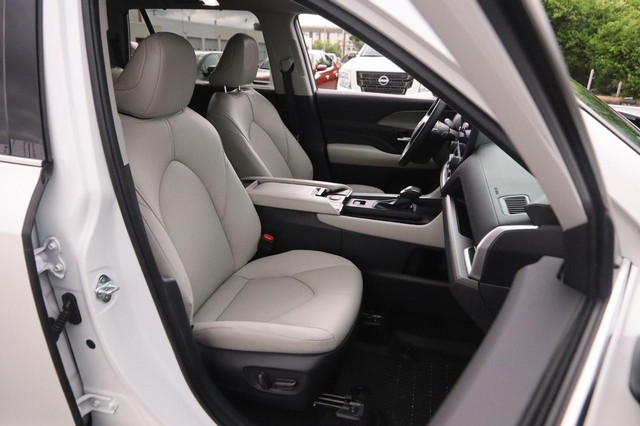 Toyota Grand Highlander Vehicle Image 28