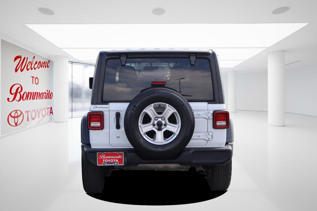 Jeep Wrangler Unlimited Vehicle Full-screen Gallery Image 6