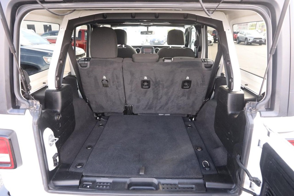Jeep Wrangler Unlimited Vehicle Full-screen Gallery Image 7