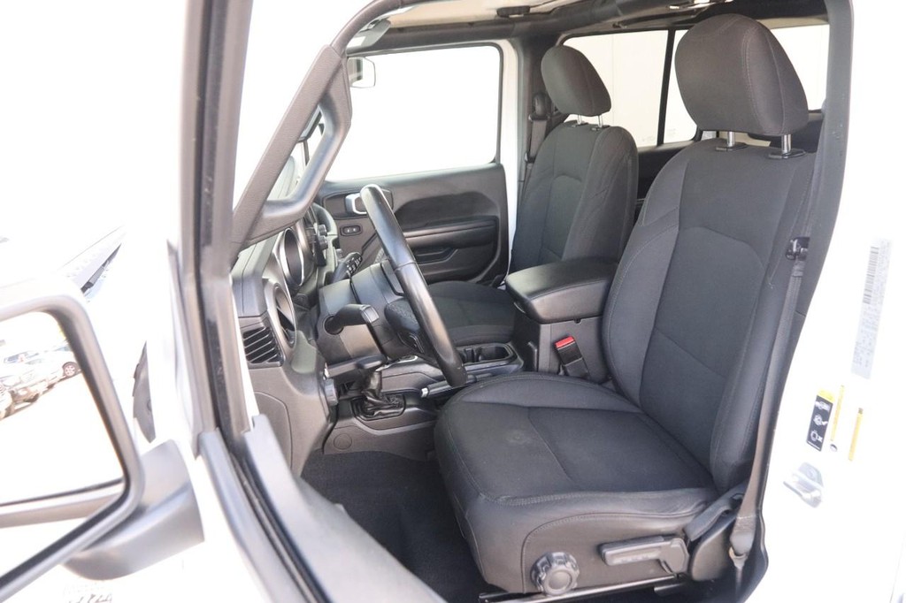 Jeep Wrangler Unlimited Vehicle Full-screen Gallery Image 8