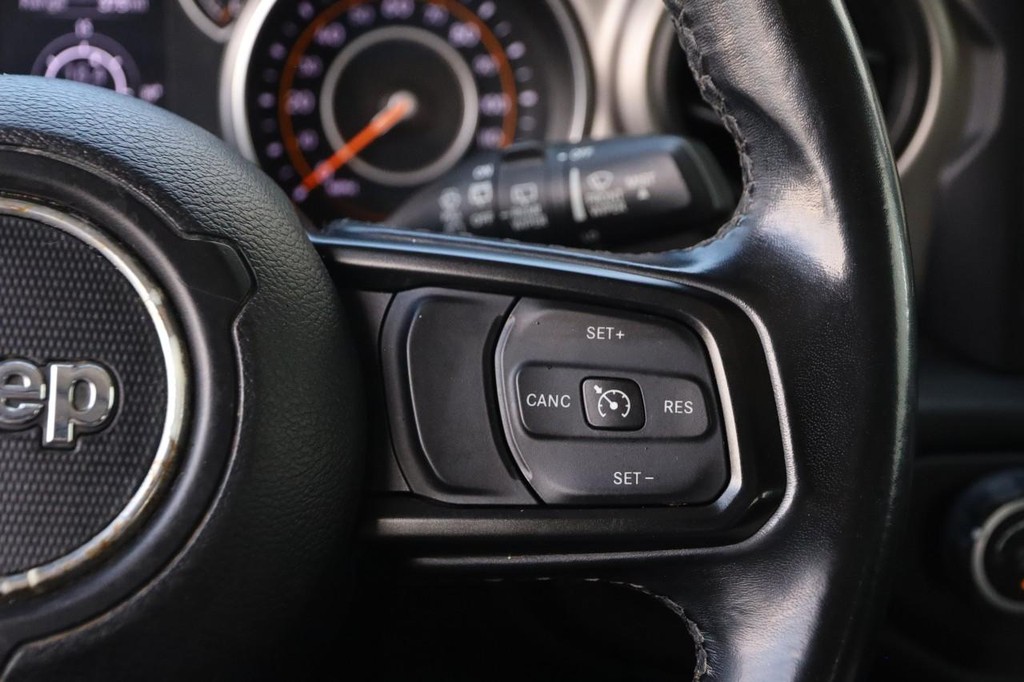Jeep Wrangler Unlimited Vehicle Full-screen Gallery Image 12