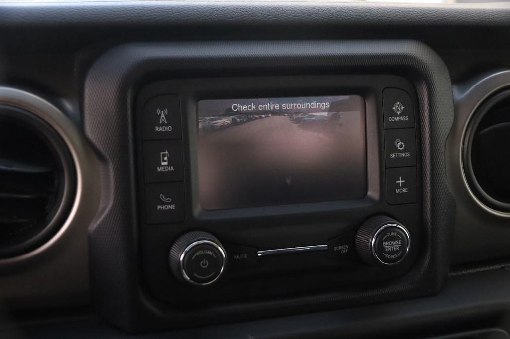 Jeep Wrangler Unlimited Vehicle Full-screen Gallery Image 17