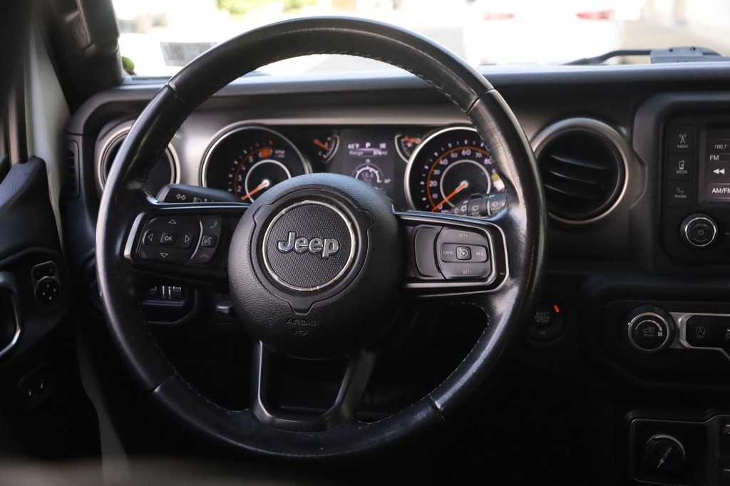 Jeep Wrangler Unlimited Vehicle Full-screen Gallery Image 23