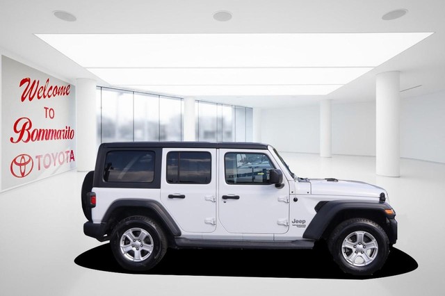 Jeep Wrangler Unlimited Vehicle Image 05