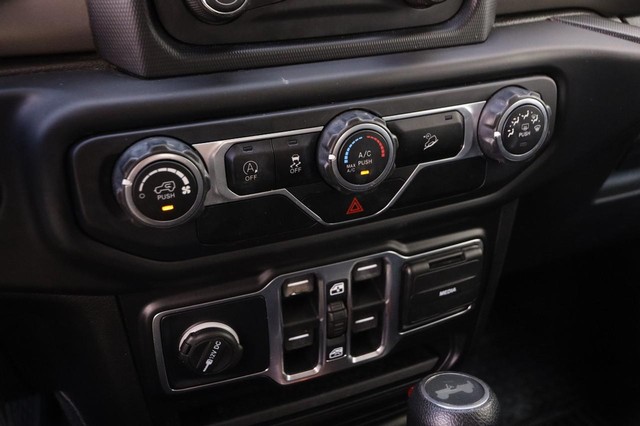 Jeep Wrangler Unlimited Vehicle Image 18