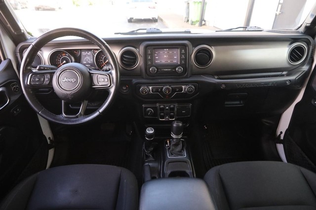 Jeep Wrangler Unlimited Vehicle Image 21