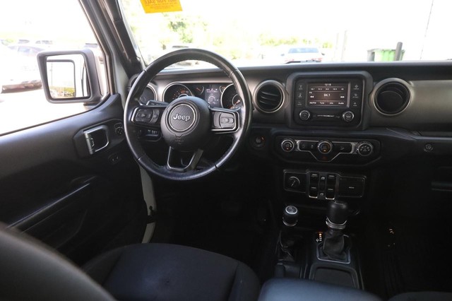 Jeep Wrangler Unlimited Vehicle Image 22