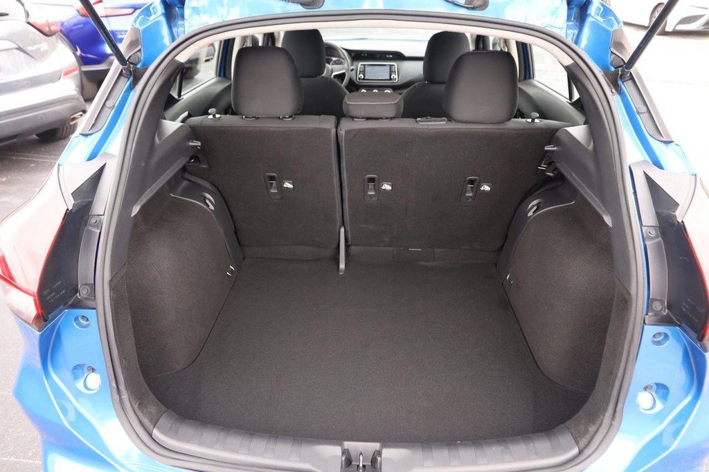 Nissan Kicks Vehicle Full-screen Gallery Image 7
