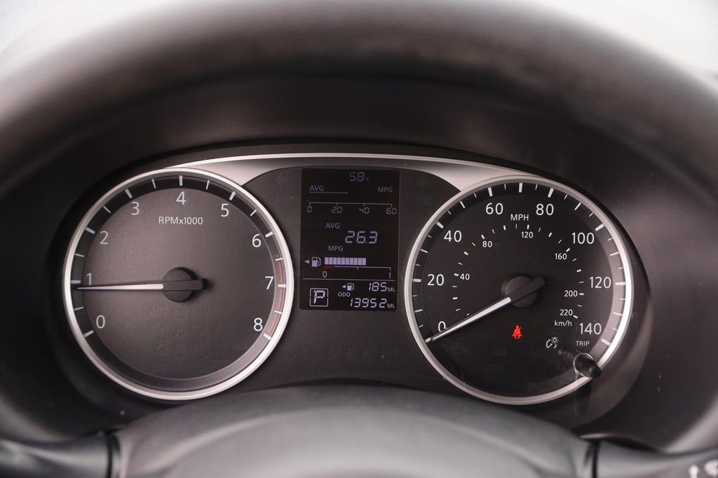 Nissan Kicks Vehicle Full-screen Gallery Image 13