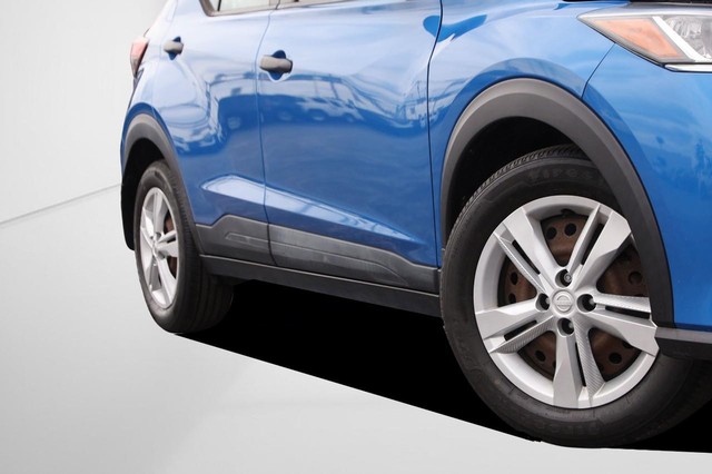 Nissan Kicks Vehicle Image 03