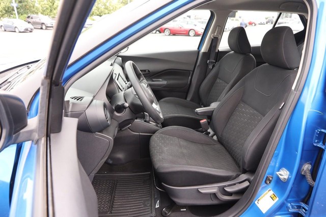 Nissan Kicks Vehicle Image 08