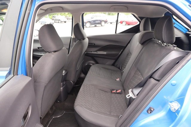 Nissan Kicks Vehicle Image 09