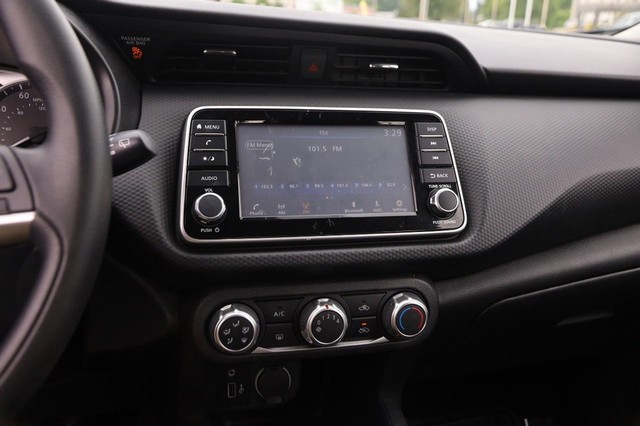 Nissan Kicks Vehicle Image 14