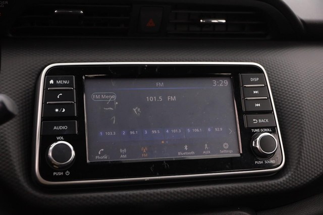 Nissan Kicks Vehicle Image 15
