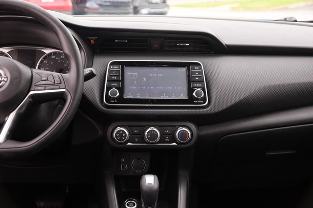 Nissan Kicks Vehicle Image 22
