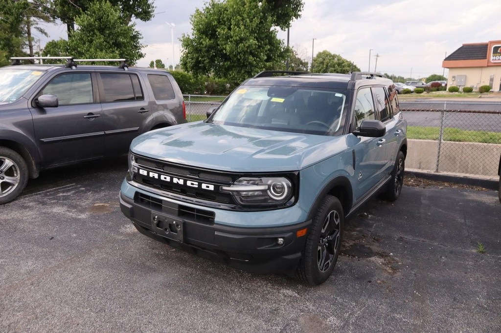 Ford Bronco Sport Vehicle Full-screen Gallery Image 04