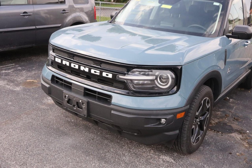 Ford Bronco Sport Vehicle Full-screen Gallery Image 05