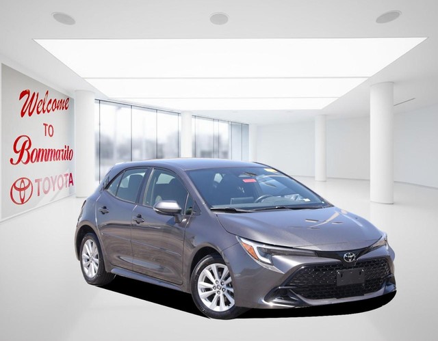 Toyota Corolla Hatchback Vehicle Image 02