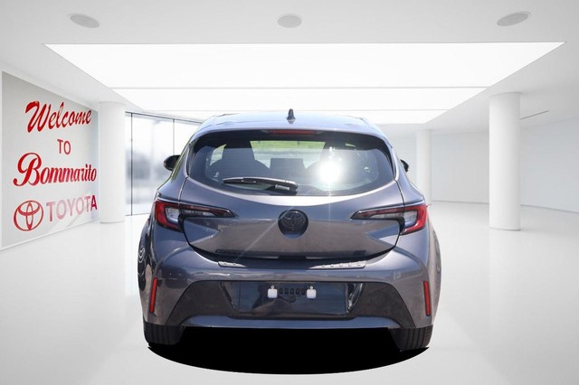Toyota Corolla Hatchback Vehicle Image 06