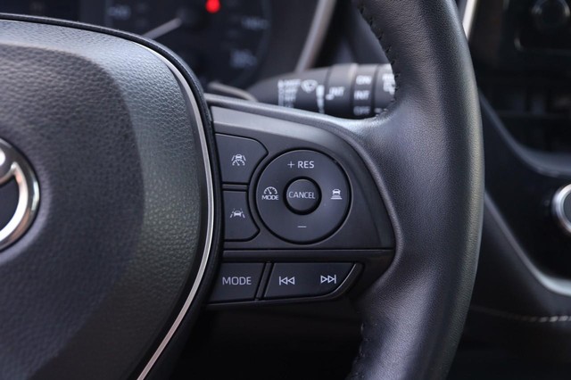 Toyota Corolla Hatchback Vehicle Image 12