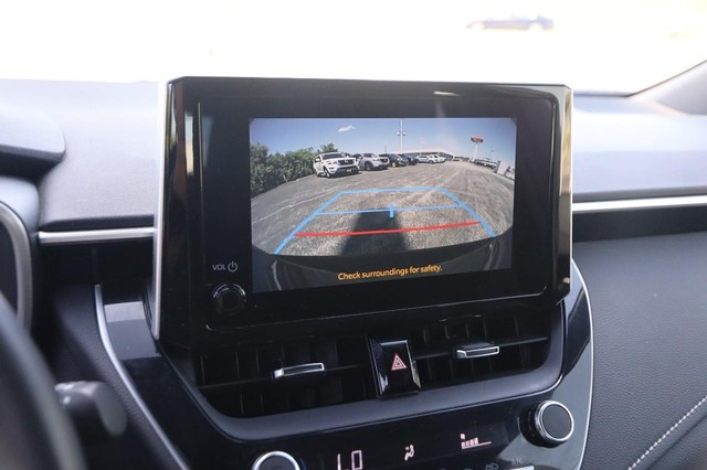 Toyota Corolla Hatchback Vehicle Image 16