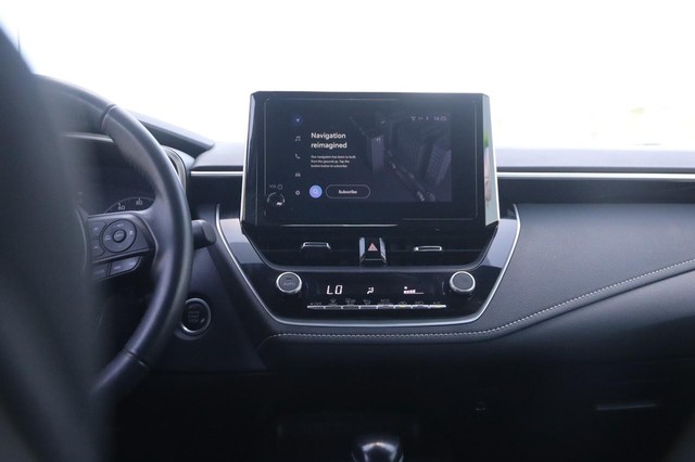 Toyota Corolla Hatchback Vehicle Image 22