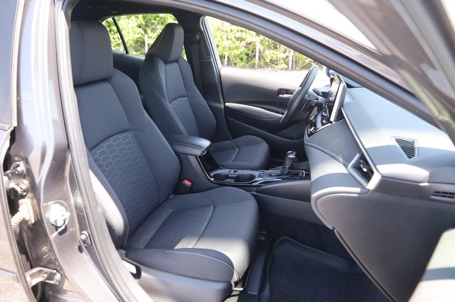 Toyota Corolla Hatchback Vehicle Image 24